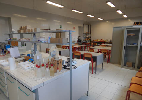 Laboratorio di Chimica della sede di Via Veronese